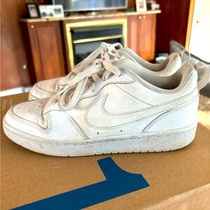 Kids Nike Court Borough Low 2. Size 6